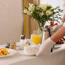 concierge-2, Quality Inn Hotels in Los Angeles, Ibis hotel Los Angeles